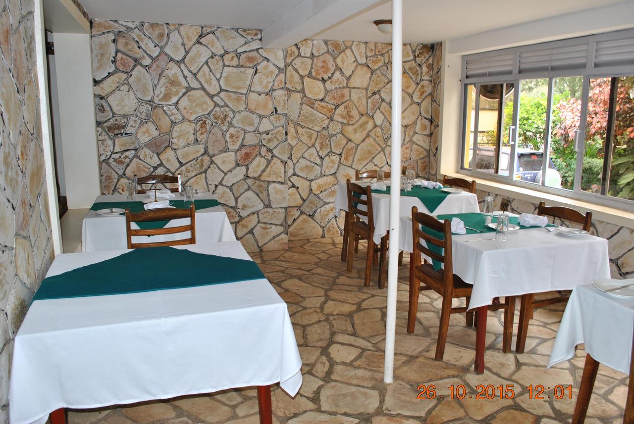 Little Woods Inn Mbarara Esterno foto